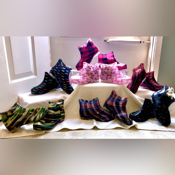 Plaid Ankle Jelly Rain Boots
$10 a Piece or $50 for all 7 Pairs! - Picture 1 of 5